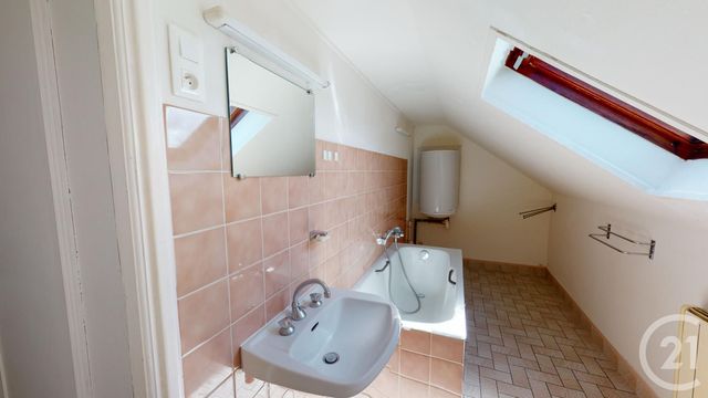 Afficher la photo en grand Appartement F3 à vendre - 3 pièces - 61.0 m2 - PONTARLIER - 25 - FRANCHE-COMTE - Century 21 Avenir Immobilier
