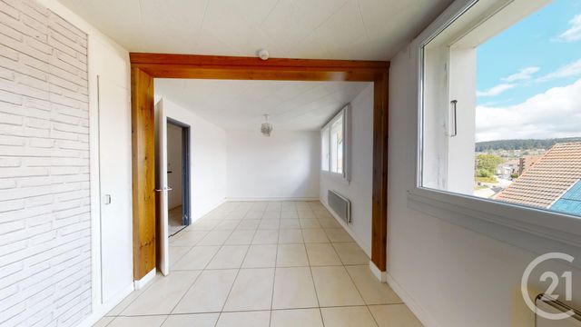 Afficher la photo en grand Appartement F3 à vendre - 3 pièces - 61.0 m2 - PONTARLIER - 25 - FRANCHE-COMTE - Century 21 Avenir Immobilier