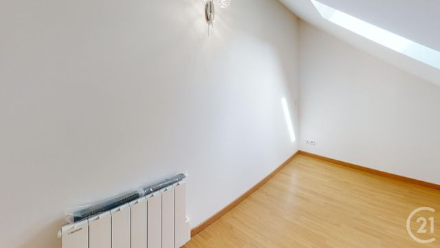 Afficher la photo en grand Appartement F3 à vendre - 4 pièces - 49.0 m2 - PONTARLIER - 25 - FRANCHE-COMTE - Century 21 Avenir Immobilier