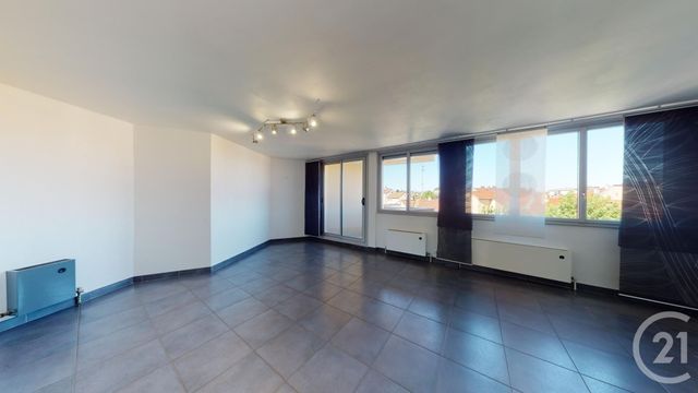 Afficher la photo en grand Appartement F4 à vendre - 4 pièces - 92.0 m2 - PONTARLIER - 25 - FRANCHE-COMTE - Century 21 Avenir Immobilier