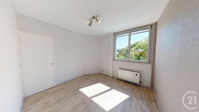 Afficher la photo en grand Appartement F4 à vendre - 4 pièces - 92.0 m2 - PONTARLIER - 25 - FRANCHE-COMTE - Century 21 Avenir Immobilier