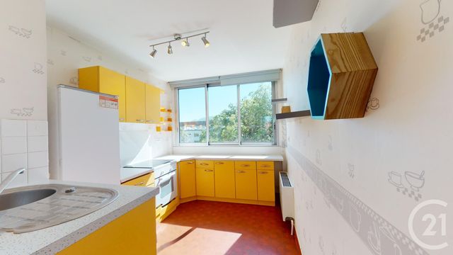 Afficher la photo en grand Appartement F4 à vendre - 4 pièces - 92.0 m2 - PONTARLIER - 25 - FRANCHE-COMTE - Century 21 Avenir Immobilier