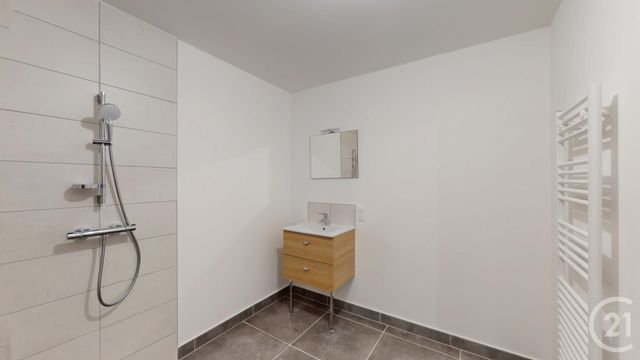 Appartement T3 à vendre - 3 pièces - 81.95 m2 - PONTARLIER - 25 - FRANCHE-COMTE - Century 21 Avenir Immobilier