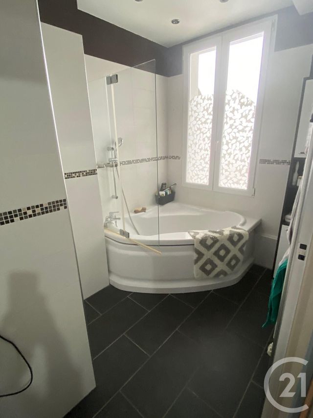 Appartement F4 à vendre - 4 pièces - 88.8 m2 - PONTARLIER - 25 - FRANCHE-COMTE - Century 21 Avenir Immobilier Appartement F4 à vendre - 4 pièces - 88.8 m2 - PONTARLIER - 25 - FRANCHE-COMTE - Century 21 Avenir Immobilier