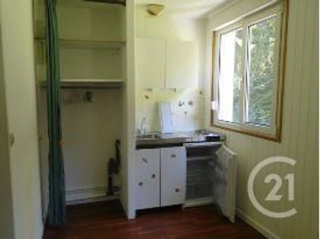 Studio à louer - 1 pièce - 19.0 m2 - BIANS LES USIERS - 25 - FRANCHE-COMTE - Century 21 Avenir Immobilier Studio à louer - 1 pièce - 19.0 m2 - BIANS LES USIERS - 25 - FRANCHE-COMTE - Century 21 Avenir Immobilier