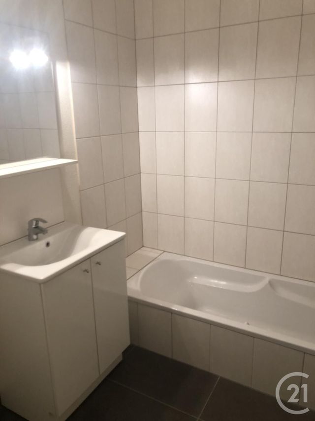 Appartement F2 à louer - 2 pièces - 45.0 m2 - PONTARLIER - 25 - FRANCHE-COMTE - Century 21 Avenir Immobilier Appartement F2 à louer - 2 pièces - 45.0 m2 - PONTARLIER - 25 - FRANCHE-COMTE - Century 21 Avenir Immobilier