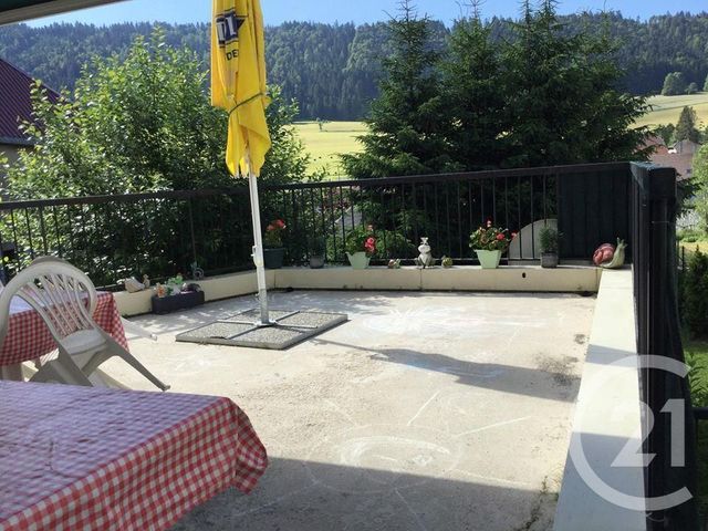 immeuble - VERRIERES DE JOUX - 25