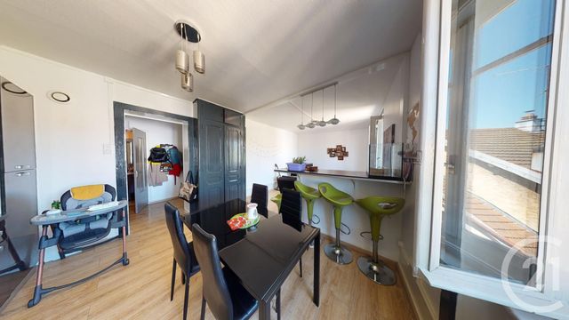 Afficher la photo en grand Appartement F2 à vendre - 2 pièces - 46.66 m2 - PONTARLIER - 25 - FRANCHE-COMTE - Century 21 Avenir Immobilier