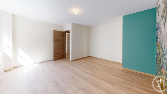 Afficher la photo en grand Appartement T4 à vendre - 5 pièces - 101.71 m2 - PONTARLIER - 25 - FRANCHE-COMTE - Century 21 Avenir Immobilier