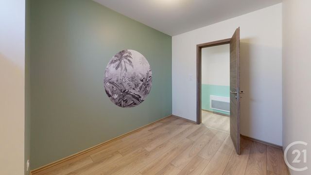 Afficher la photo en grand Appartement T4 à vendre - 5 pièces - 101.71 m2 - PONTARLIER - 25 - FRANCHE-COMTE - Century 21 Avenir Immobilier