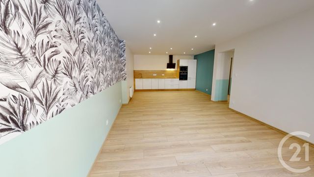 Afficher la photo en grand Appartement T4 à vendre - 5 pièces - 101.71 m2 - PONTARLIER - 25 - FRANCHE-COMTE - Century 21 Avenir Immobilier