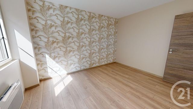 Afficher la photo en grand Appartement T4 à vendre - 5 pièces - 101.71 m2 - PONTARLIER - 25 - FRANCHE-COMTE - Century 21 Avenir Immobilier