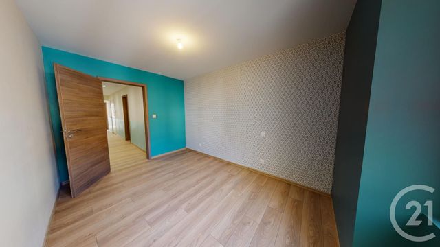Afficher la photo en grand Appartement T4 à vendre - 5 pièces - 101.71 m2 - PONTARLIER - 25 - FRANCHE-COMTE - Century 21 Avenir Immobilier