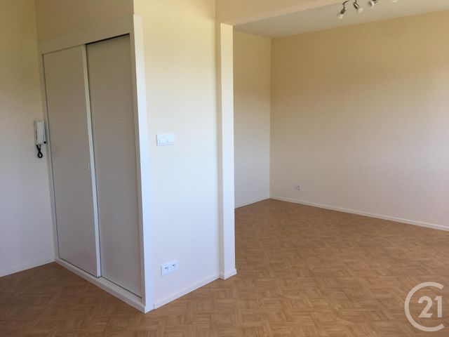 Afficher la photo en grand Appartement F1 à vendre - 1 pièce - 30.35 m2 - PONTARLIER - 25 - FRANCHE-COMTE - Century 21 Avenir Immobilier