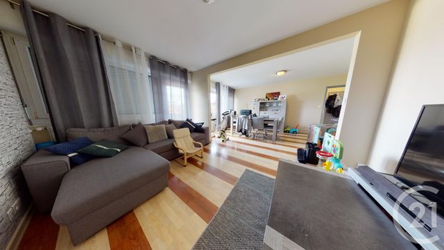 Afficher la photo en grand Appartement F4 à vendre - 4 pièces - 94.0 m2 - PONTARLIER - 25 - FRANCHE-COMTE - Century 21 Avenir Immobilier