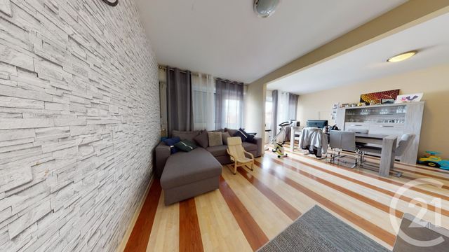 Afficher la photo en grand Appartement F4 à vendre - 4 pièces - 94.0 m2 - PONTARLIER - 25 - FRANCHE-COMTE - Century 21 Avenir Immobilier