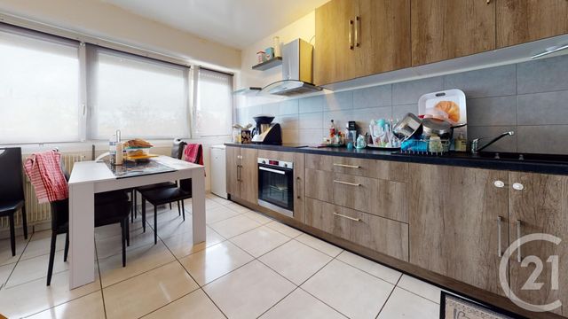 Afficher la photo en grand Appartement F4 à vendre - 4 pièces - 94.0 m2 - PONTARLIER - 25 - FRANCHE-COMTE - Century 21 Avenir Immobilier