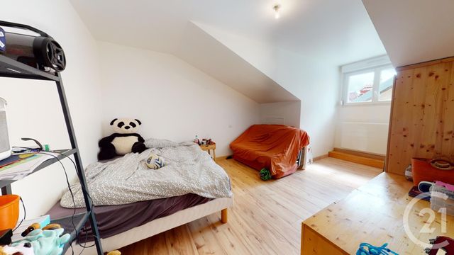Afficher la photo en grand Appartement F4 à vendre - 4 pièces - 101.5 m2 - PONTARLIER - 25 - FRANCHE-COMTE - Century 21 Avenir Immobilier