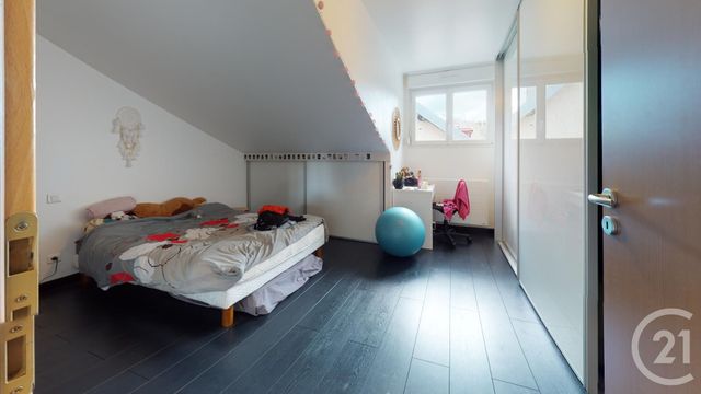 Afficher la photo en grand Appartement F4 à vendre - 4 pièces - 101.5 m2 - PONTARLIER - 25 - FRANCHE-COMTE - Century 21 Avenir Immobilier