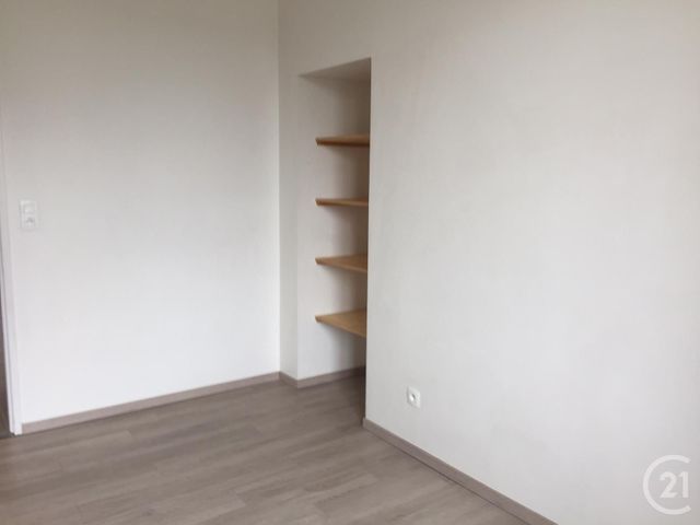 Afficher la photo en grand Appartement F4 à louer - 4 pièces - 76.0 m2 - PONTARLIER - 25 - FRANCHE-COMTE - Century 21 Avenir Immobilier