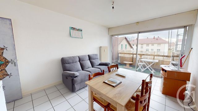 Appartement T2 à vendre - 2 pièces - 48.0 m2 - PONTARLIER - 25 - FRANCHE-COMTE - Century 21 Avenir Immobilier