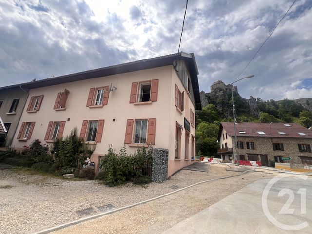 Appartement F5 à vendre - 5 pièces - 127.71 m2 - LA CLUSE ET MIJOUX - 25 - FRANCHE-COMTE - Century 21 Avenir Immobilier