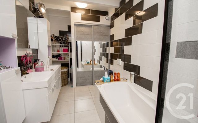 Appartement T3 à vendre - 4 pièces - 87.0 m2 - PONTARLIER - 25 - FRANCHE-COMTE - Century 21 Avenir Immobilier