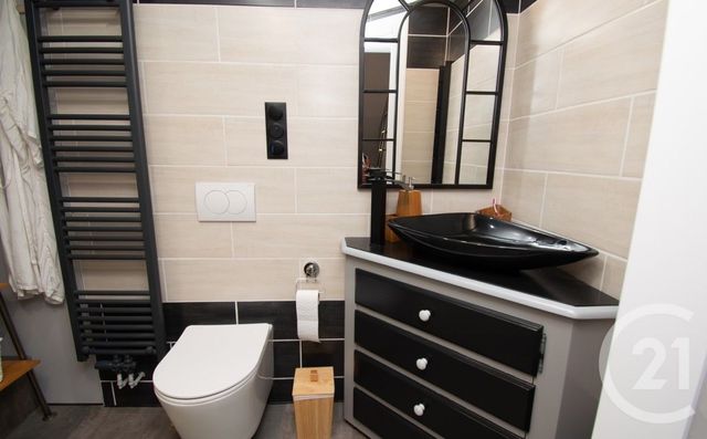 Appartement T3 à vendre - 4 pièces - 87.0 m2 - PONTARLIER - 25 - FRANCHE-COMTE - Century 21 Avenir Immobilier