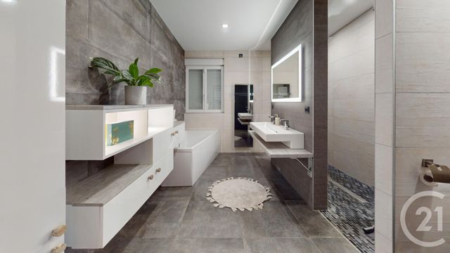 Afficher la photo en grand Appartement à vendre - 10 pièces - 145.0 m2 - STE COLOMBE - 25 - FRANCHE-COMTE - Century 21 Avenir Immobilier