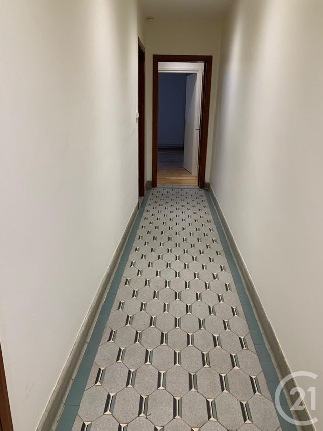 Appartement T3 à louer - 3 pièces - 83.36 m2 - PONTARLIER - 25 - FRANCHE-COMTE - Century 21 Avenir Immobilier