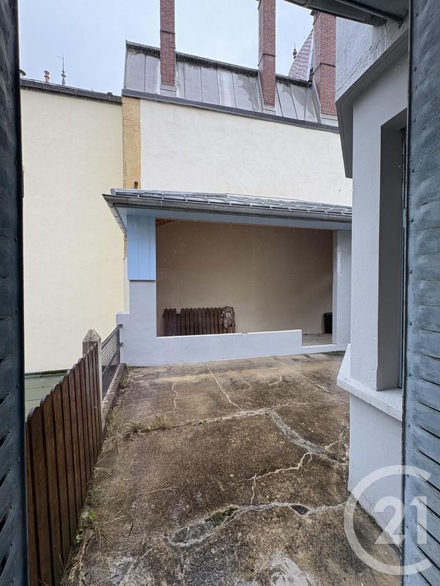Appartement T3 à louer - 3 pièces - 83.36 m2 - PONTARLIER - 25 - FRANCHE-COMTE - Century 21 Avenir Immobilier