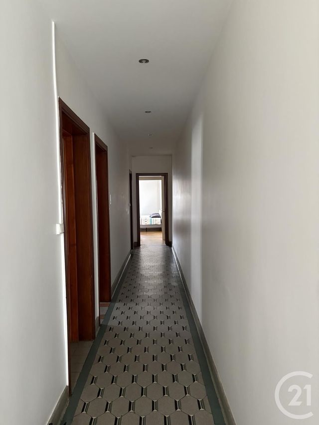 Appartement T3 à louer - 3 pièces - 83.36 m2 - PONTARLIER - 25 - FRANCHE-COMTE - Century 21 Avenir Immobilier