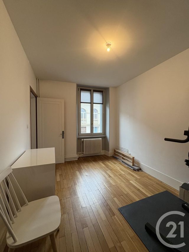 Appartement T3 à louer - 3 pièces - 83.36 m2 - PONTARLIER - 25 - FRANCHE-COMTE - Century 21 Avenir Immobilier