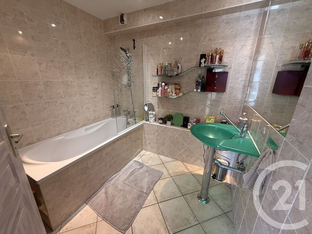 Appartement F2 à vendre - 2 pièces - 60.0 m2 - LA CLUSE ET MIJOUX - 25 - FRANCHE-COMTE - Century 21 Avenir Immobilier