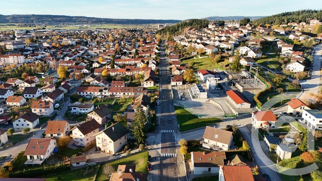 Appartement T3 à vendre - 3 pièces - 68.0 m2 - PONTARLIER - 25 - FRANCHE-COMTE - Century 21 Avenir Immobilier