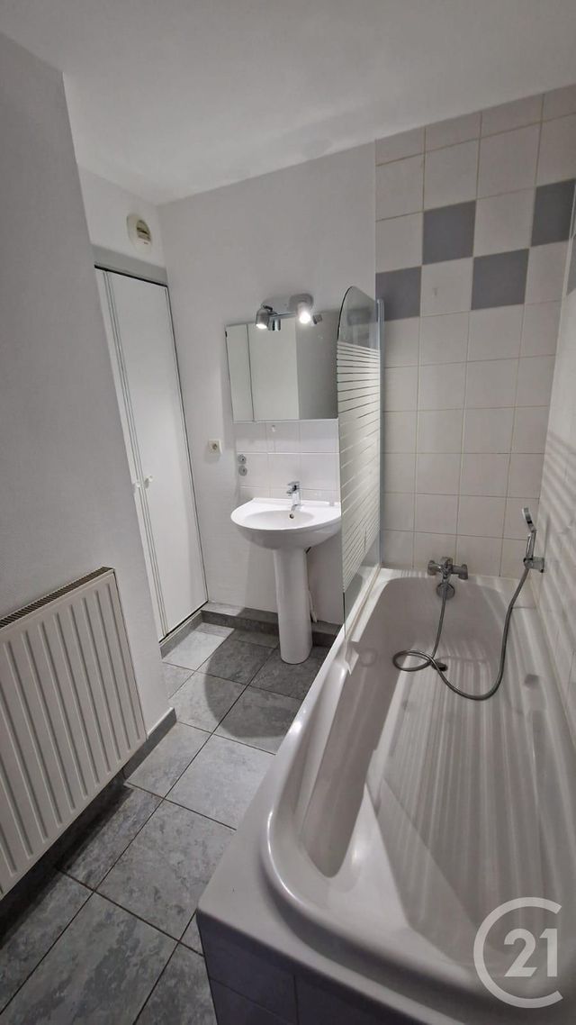 Appartement Duplex à louer - 2 pièces - 59.0 m2 - DOUBS - 25 - FRANCHE-COMTE - Century 21 Avenir Immobilier