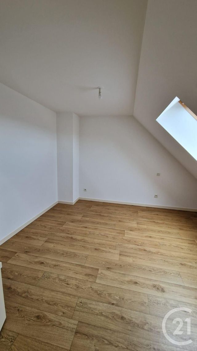 Appartement Duplex à louer - 2 pièces - 59.0 m2 - DOUBS - 25 - FRANCHE-COMTE - Century 21 Avenir Immobilier