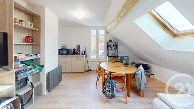 Appartement T3 à vendre - 3 pièces - 50.04 m2 - PONTARLIER - 25 - FRANCHE-COMTE - Century 21 Avenir Immobilier