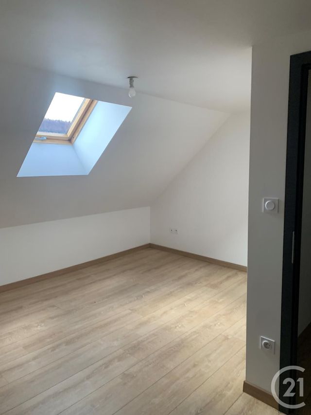 Appartement Duplex à louer - 3 pièces - 51.93 m2 - LA CLUSE ET MIJOUX - 25 - FRANCHE-COMTE - Century 21 Avenir Immobilier