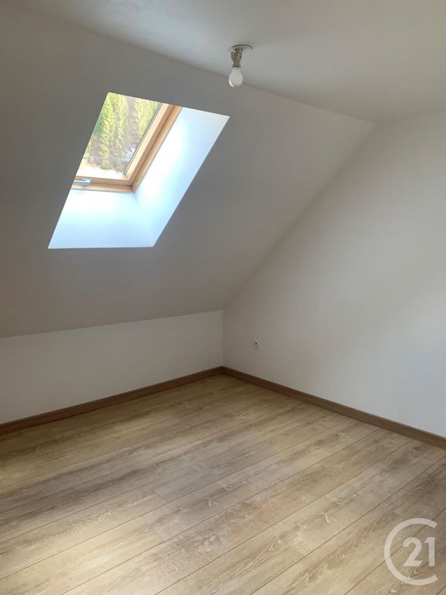 Appartement Duplex à louer - 3 pièces - 51.93 m2 - LA CLUSE ET MIJOUX - 25 - FRANCHE-COMTE - Century 21 Avenir Immobilier