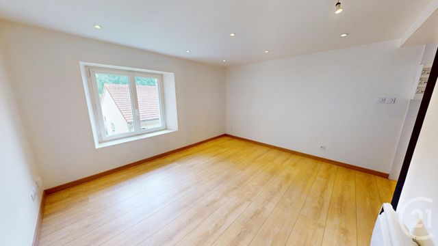 Appartement Duplex à louer - 3 pièces - 51.93 m2 - LA CLUSE ET MIJOUX - 25 - FRANCHE-COMTE - Century 21 Avenir Immobilier