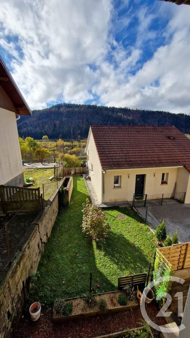 Appartement Duplex à louer - 3 pièces - 51.93 m2 - LA CLUSE ET MIJOUX - 25 - FRANCHE-COMTE - Century 21 Avenir Immobilier