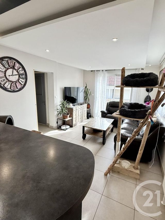 Appartement F5 à vendre - 5 pièces - 110.0 m2 - PONTARLIER - 25 - FRANCHE-COMTE - Century 21 Avenir Immobilier