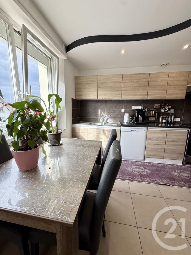 Appartement F5 à vendre - 5 pièces - 110.0 m2 - PONTARLIER - 25 - FRANCHE-COMTE - Century 21 Avenir Immobilier