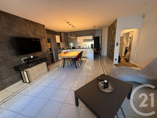 Appartement F5 à vendre - 5 pièces - 107.2 m2 - PONTARLIER - 25 - FRANCHE-COMTE - Century 21 Avenir Immobilier