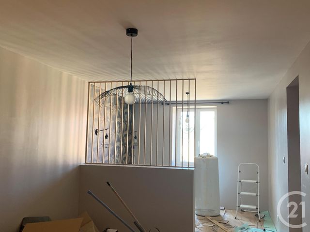 Appartement Studio à louer - 1 pièce - 33.0 m2 - PONTARLIER - 25 - FRANCHE-COMTE - Century 21 Avenir Immobilier