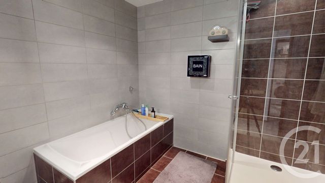 Appartement T4 à vendre - 4 pièces - 123.0 m2 - PONTARLIER - 25 - FRANCHE-COMTE - Century 21 Avenir Immobilier