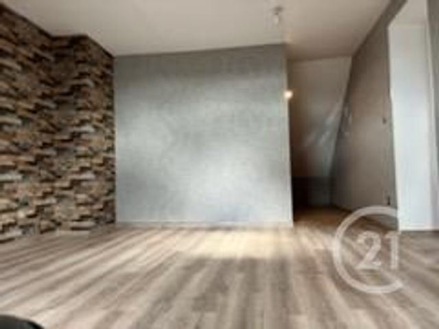 Appartement F4 à louer - 4 pièces - 107.65 m2 - PONTARLIER - 25 - FRANCHE-COMTE - Century 21 Avenir Immobilier