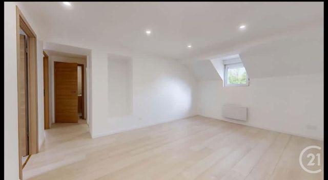 Appartement T3 à vendre - 4 pièces - 61.0 m2 - PONTARLIER - 25 - FRANCHE-COMTE - Century 21 Avenir Immobilier