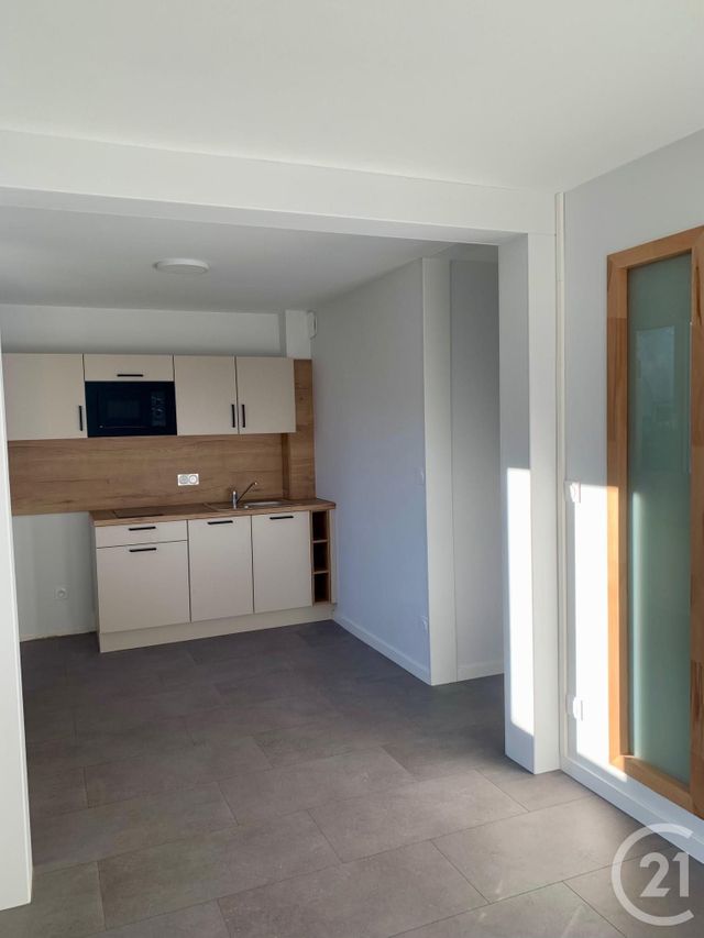 Appartement F1 à louer - 2 pièces - 30.0 m2 - PONTARLIER - 25 - FRANCHE-COMTE - Century 21 Avenir Immobilier